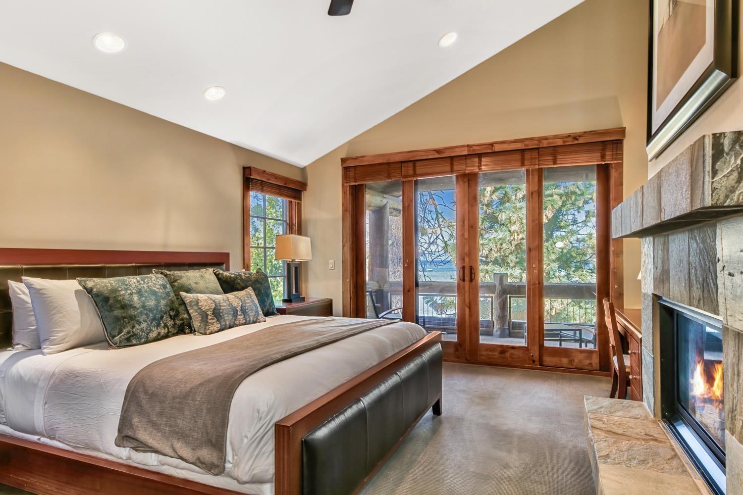 Apartment Sierra Shores Four - Lakefront Vistas *