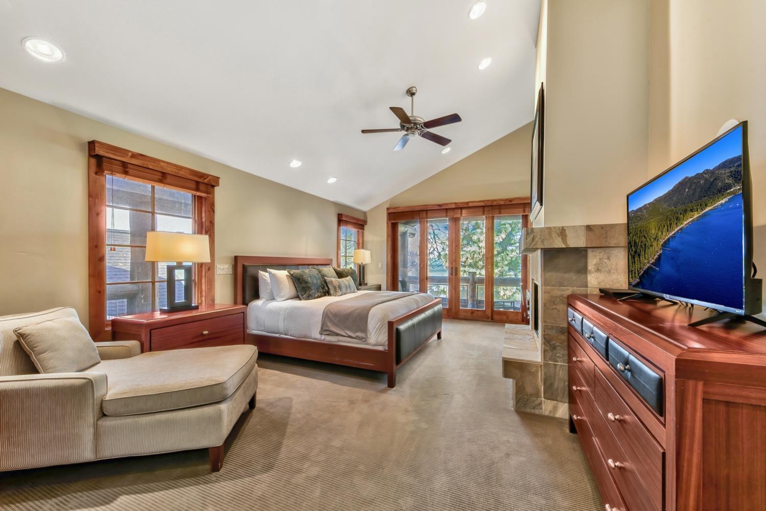 Apartment Sierra Shores Four - Lakefront Vistas